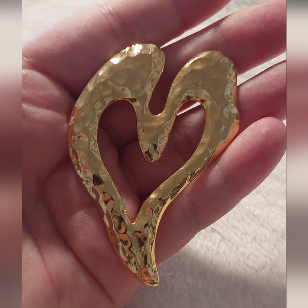 Vintage Hammered Gold Heart-Shaped Brooch